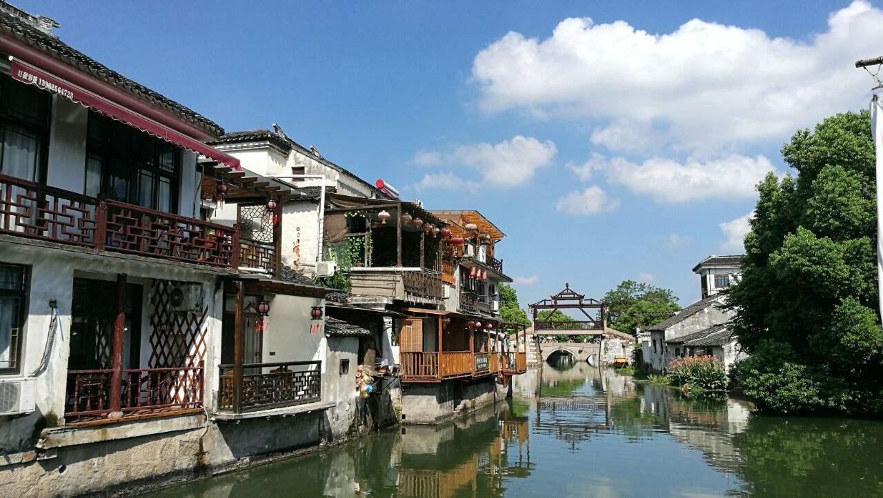 捷途旅行者银龙之翼官图发布，外观很帅气，车身带梯子，2.0T动力